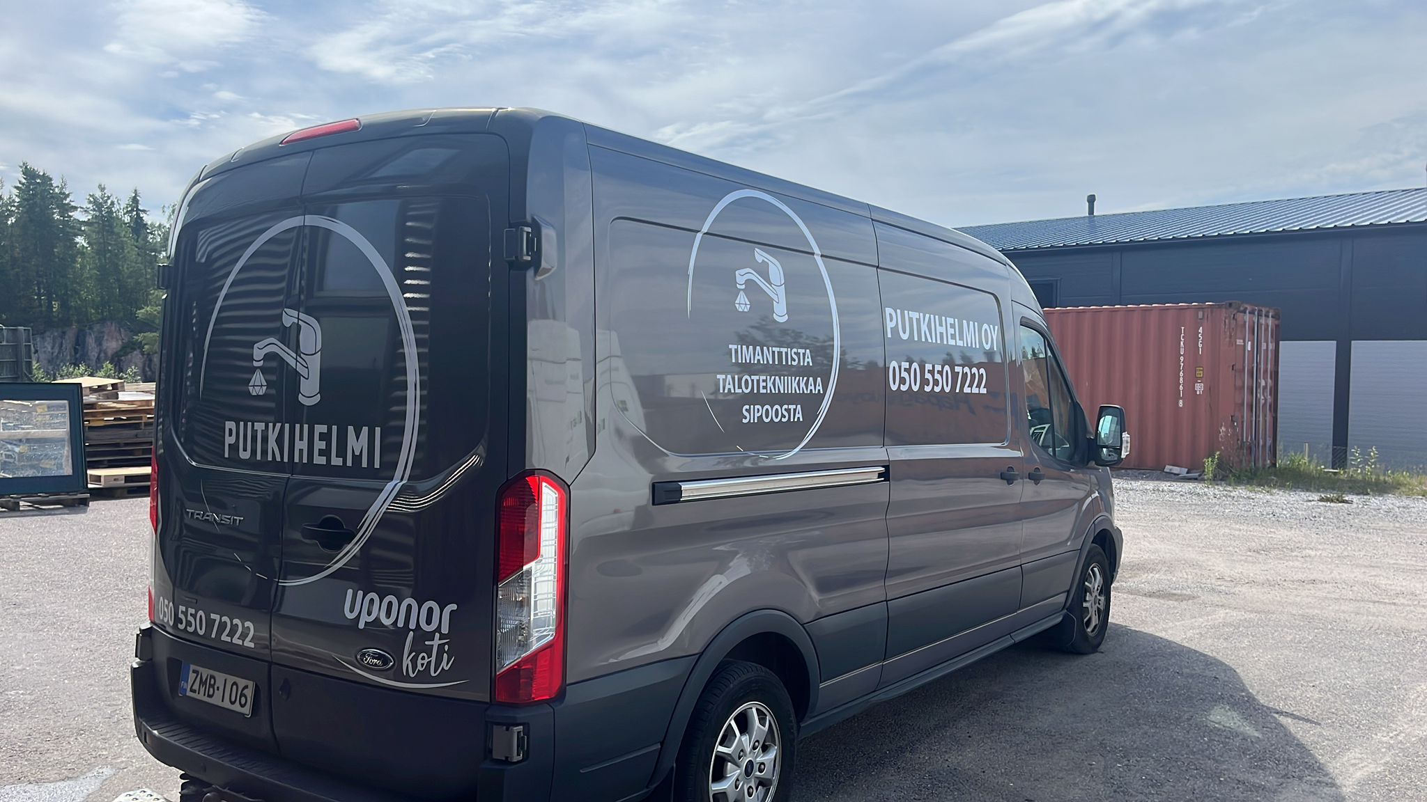 Putkihelmi Oy:n LVI-huoltoauto – timanttista talotekniikkaa Sipoosta koko Uudenmaan alueelle