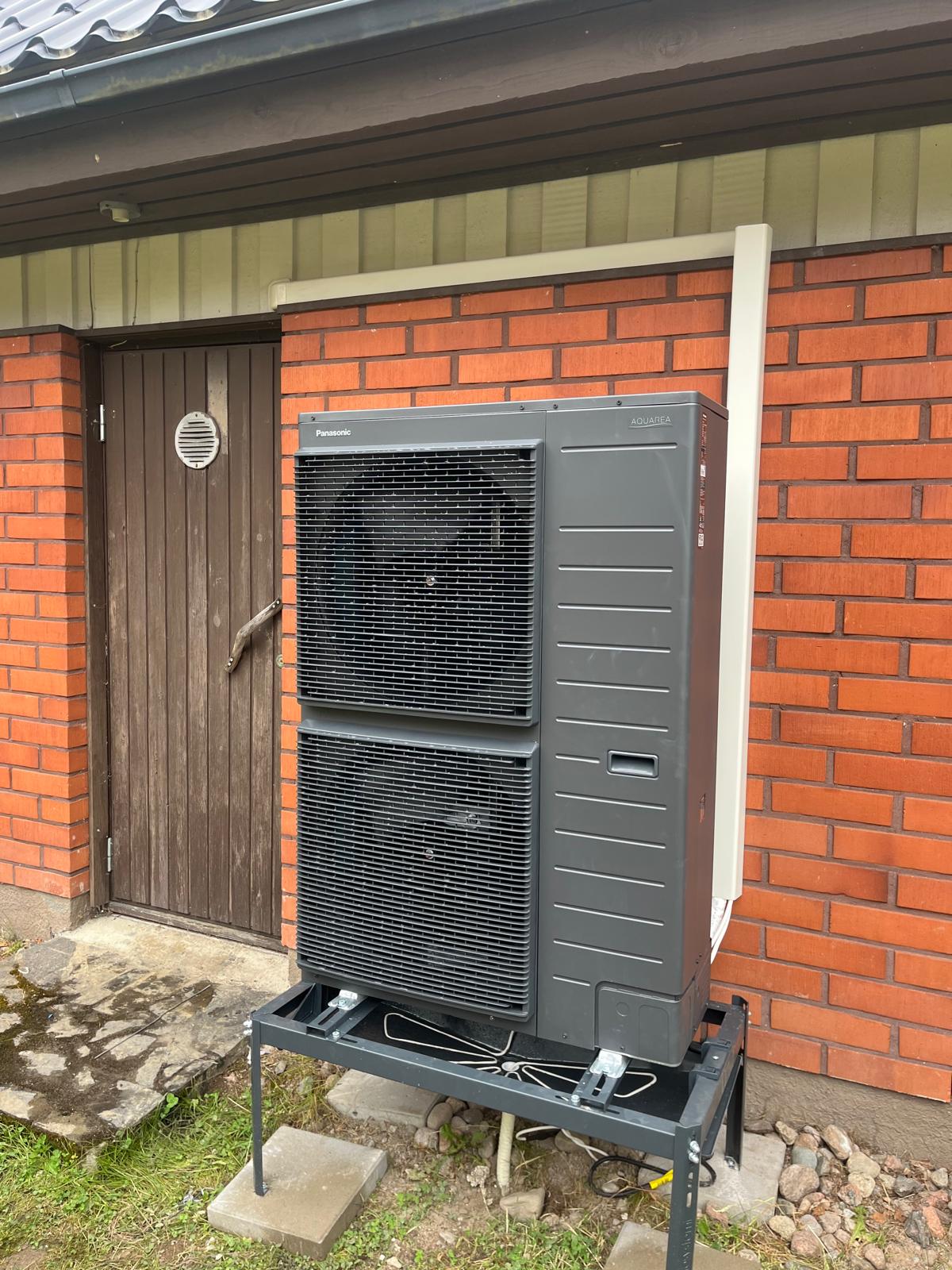 Ilmalämpöpumpun asennus omakotitaloon Uudellamaalla – Putkihelmi Oy